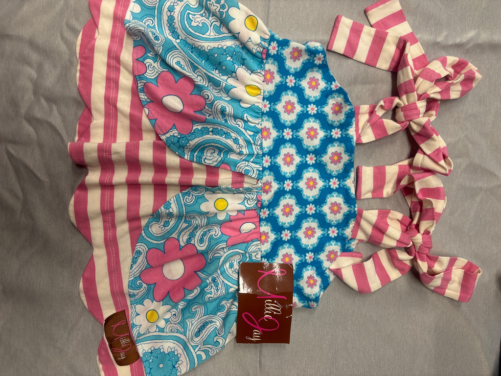 Swing back multicolored top